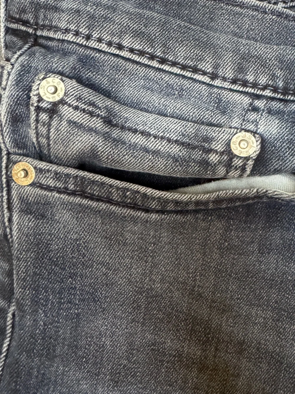 Levis Premium 511 Flex Fit Jeans in Dark Blue Wash Men’s W32L30 Black Label